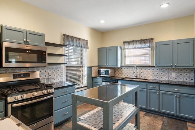 504 W Gilmer Street, Ennis, TX 75119