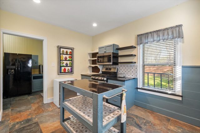 504 W Gilmer Street, Ennis, TX 75119