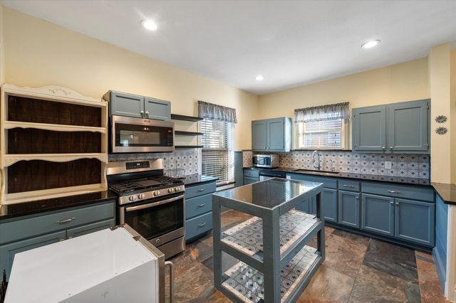 504 W Gilmer Street, Ennis, TX 75119