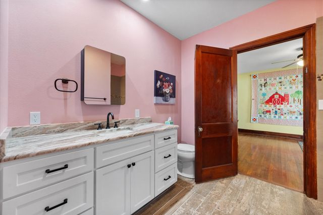 504 W Gilmer Street, Ennis, TX 75119