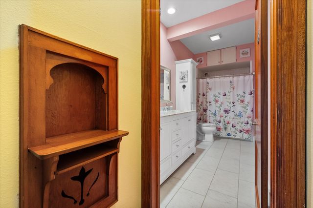 504 W Gilmer Street, Ennis, TX 75119