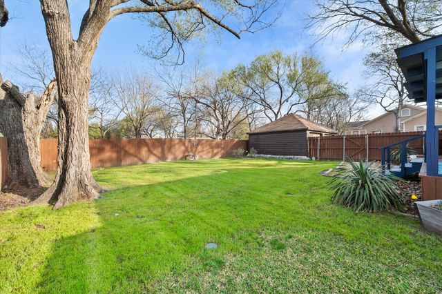 504 W Gilmer Street, Ennis, TX 75119