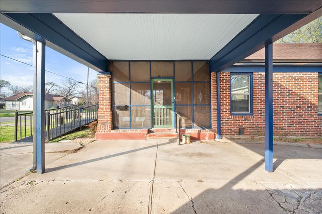 504 W Gilmer Street, Ennis, TX 75119