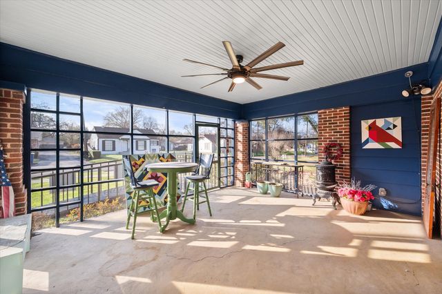 504 W Gilmer Street, Ennis, TX 75119