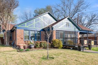 504 W Gilmer Street, Ennis, TX 75119