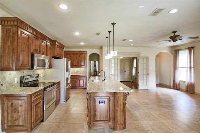 202 Captains Court, Granbury, TX 76049