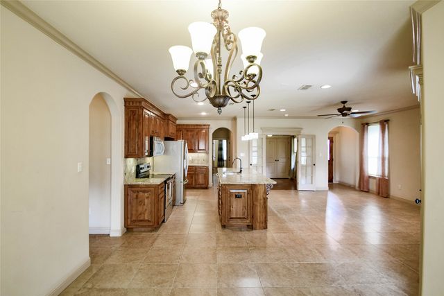 202 Captains Court, Granbury, TX 76049