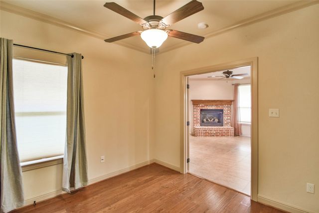 202 Captains Court, Granbury, TX 76049