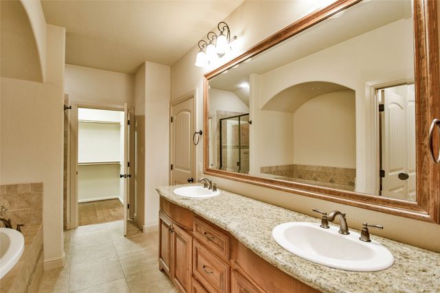 202 Captains Court, Granbury, TX 76049