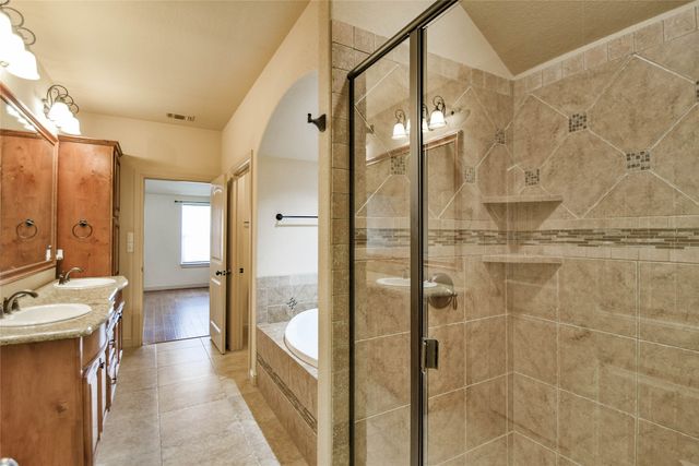 202 Captains Court, Granbury, TX 76049
