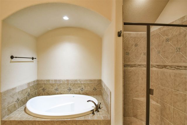 202 Captains Court, Granbury, TX 76049