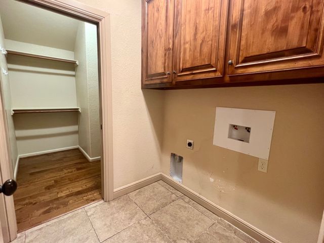 202 Captains Court, Granbury, TX 76049