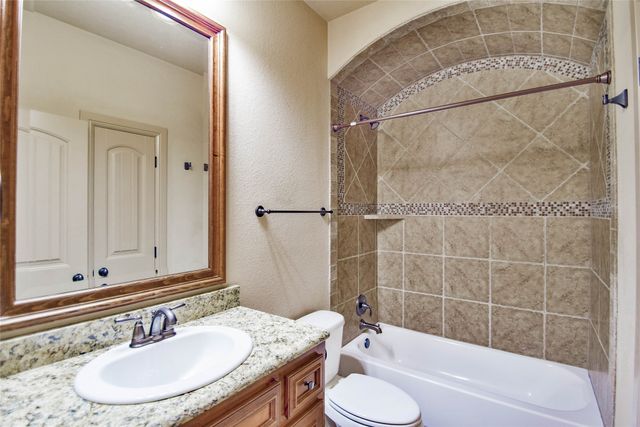 202 Captains Court, Granbury, TX 76049
