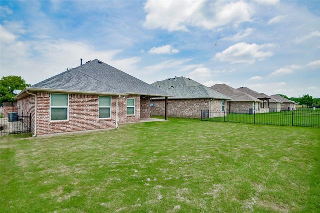 202 Captains Court, Granbury, TX 76049