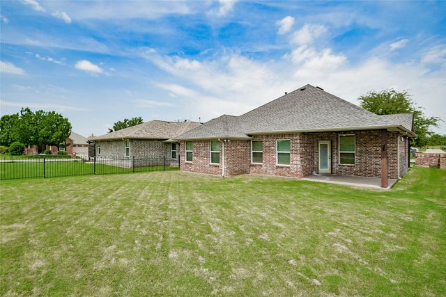 202 Captains Court, Granbury, TX 76049