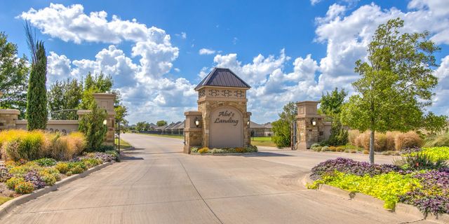 202 Captains Court, Granbury, TX 76049