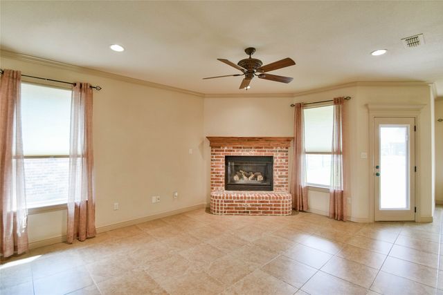 202 Captains Court, Granbury, TX 76049
