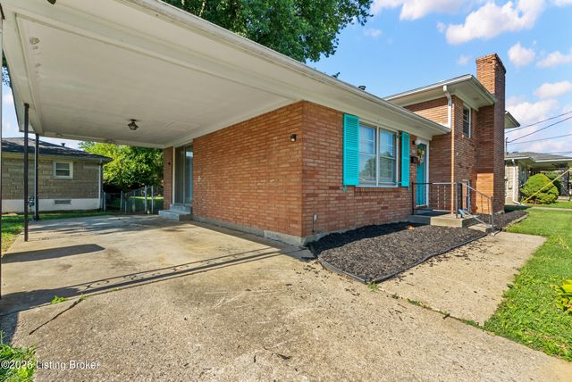2006 Foxhurst Dr, Louisville, KY 40216