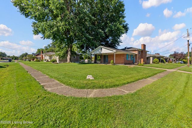 2006 Foxhurst Dr, Louisville, KY 40216