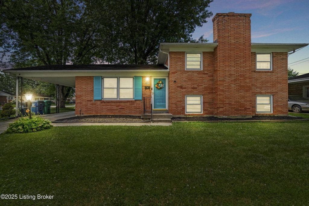 2006 Foxhurst Dr, Louisville, KY 40216