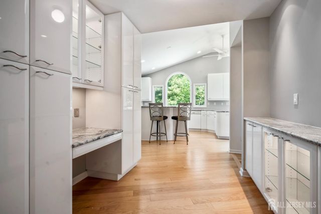 18 Pilgrim Run, East Brunswick, NJ 08816