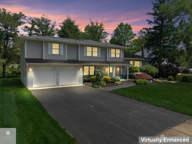 18 Pilgrim Run, East Brunswick, NJ 08816