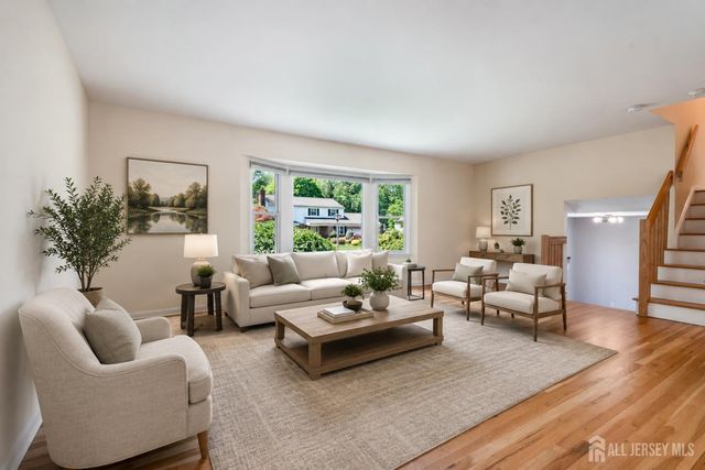 18 Pilgrim Run, East Brunswick, NJ 08816