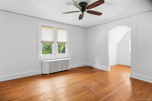 53 Coolidge Street, Malverne, NY 11565