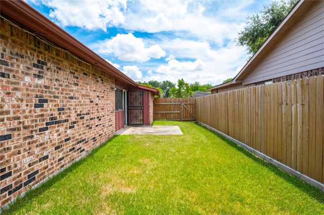 15722 Corsair Road, Houston, TX 77053