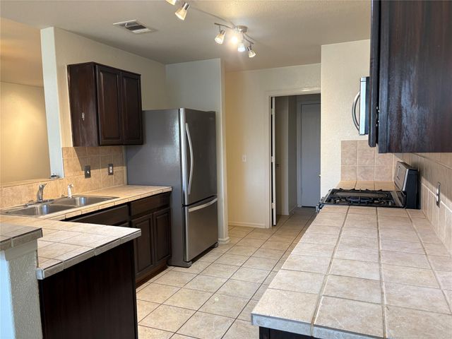 125 Camelia PKWY, Kyle, TX 78640