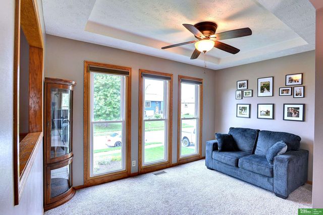 1812 Ashwood Avenue, Papillion, NE 68133
