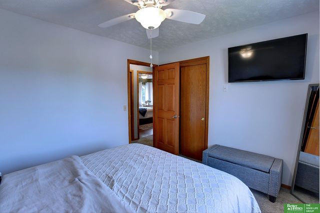 1812 Ashwood Avenue, Papillion, NE 68133