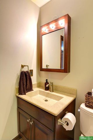 1812 Ashwood Avenue, Papillion, NE 68133