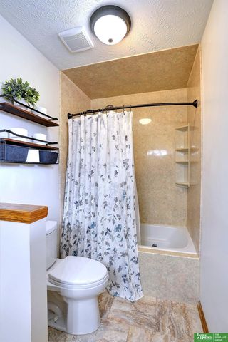 1812 Ashwood Avenue, Papillion, NE 68133