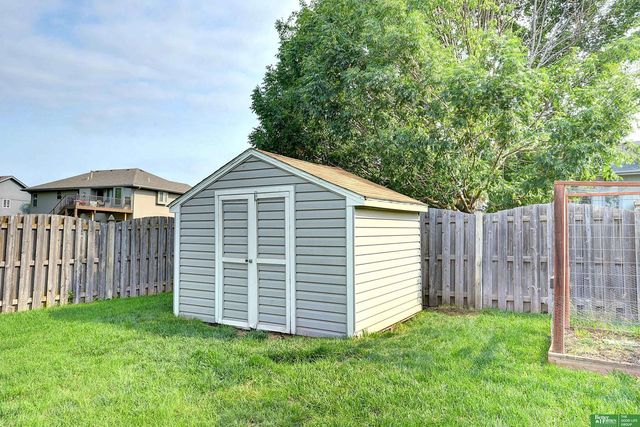 1812 Ashwood Avenue, Papillion, NE 68133