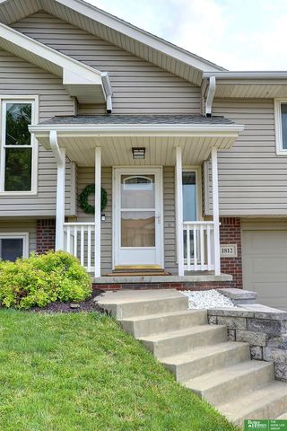 1812 Ashwood Avenue, Papillion, NE 68133
