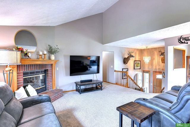 1812 Ashwood Avenue, Papillion, NE 68133