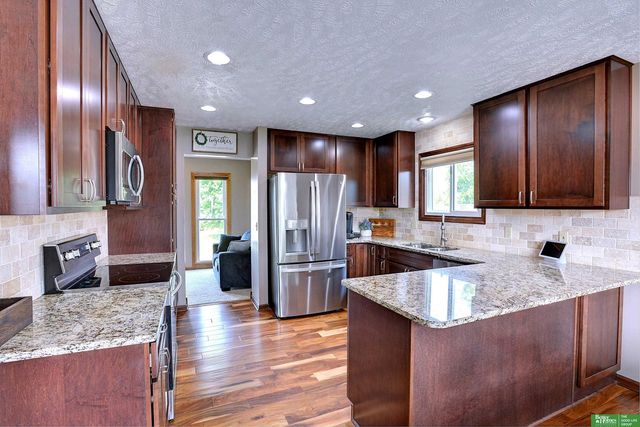 1812 Ashwood Avenue, Papillion, NE 68133