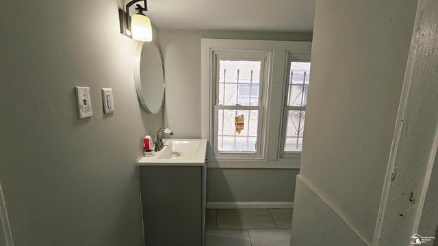 901 Chicago Street, Detroit, MI 48202