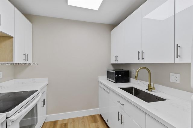 8240 SW 210th St 302, Cutler Bay, FL 33189