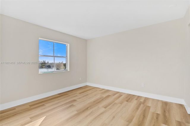 8240 SW 210th St 302, Cutler Bay, FL 33189