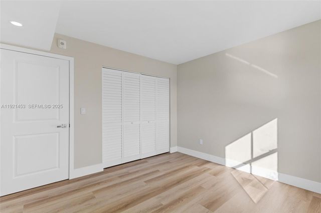 8240 SW 210th St 302, Cutler Bay, FL 33189