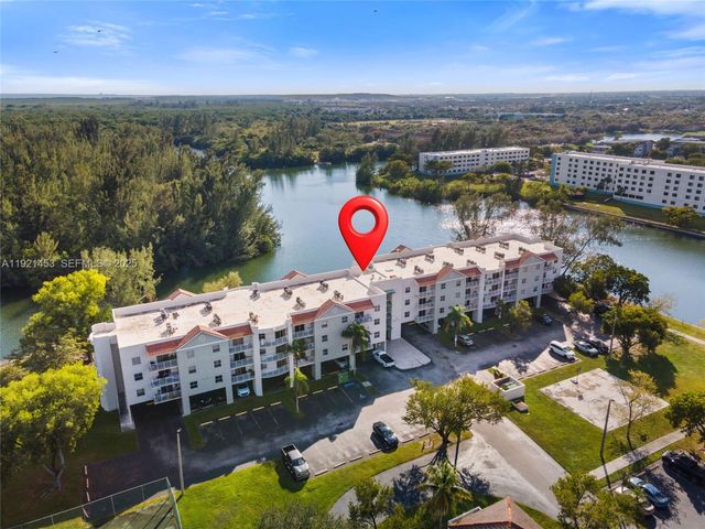 8240 SW 210th St 302, Cutler Bay, FL 33189