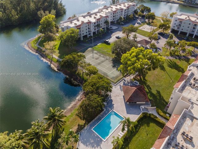 8240 SW 210th St 302, Cutler Bay, FL 33189