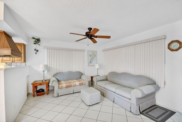99 Bedford D, West Palm Beach, FL 33417
