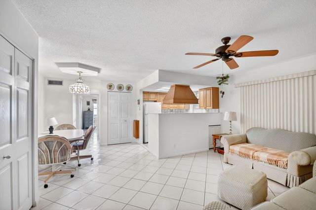 99 Bedford D, West Palm Beach, FL 33417