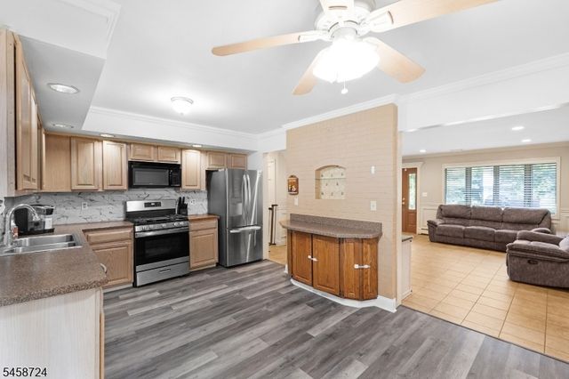 127 Mountain Circle South, West Milford Twp., NJ 07480