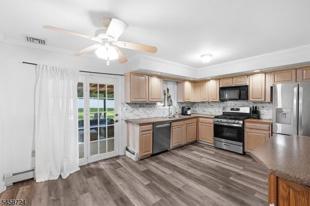 127 Mountain Circle South, West Milford Twp., NJ 07480
