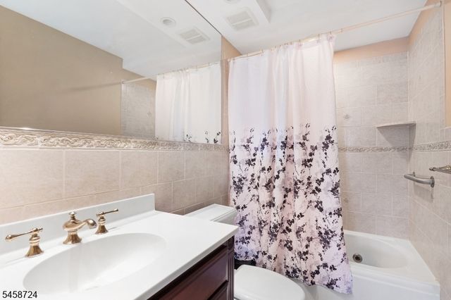 127 Mountain Circle South, West Milford Twp., NJ 07480