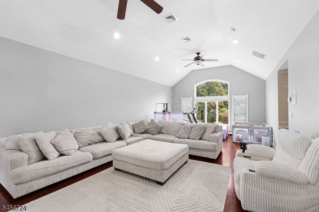 127 Mountain Circle South, West Milford Twp., NJ 07480